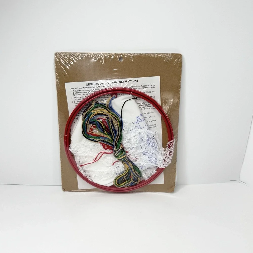 Vintage The New Berlin Co. Stamped Cross Stitch Hoop Kit Happy Holidays Bear